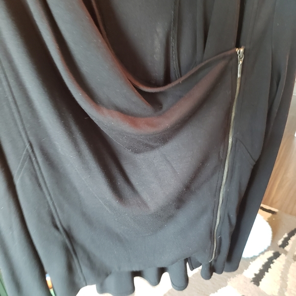 Black zipper sweater XL reitmans - Picture 3 of 3